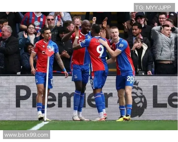 纽卡斯尔联队迎战水晶宫队争夺英超积分榜重要位置